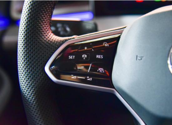 21款凌渡和21款思域哪个值得入手,凌渡1.8t和思域1.5哪个好