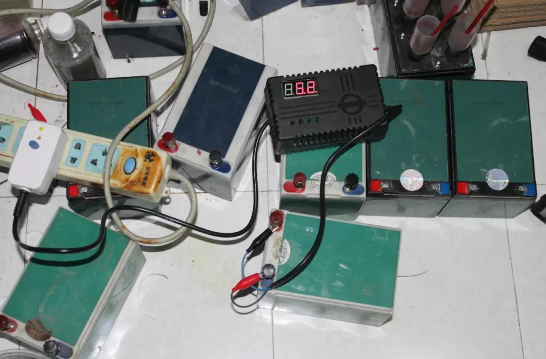 电动车好长时间没骑电池怎么修复,电动车电池四个坏了一个怎么修复