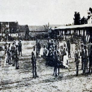 日军兽行:当着男人的面玷污了女儿,临走还残忍割下妻子乳房