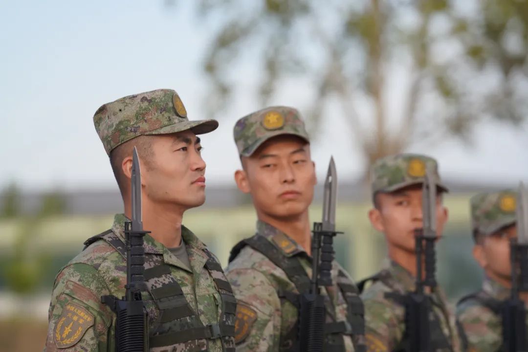 到发射营当兵蹲连