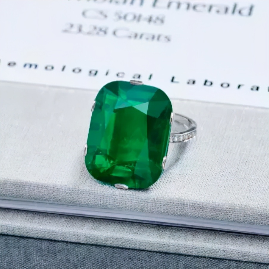 彩色宝石拍卖,最好的紫色蓝宝石拍卖价格