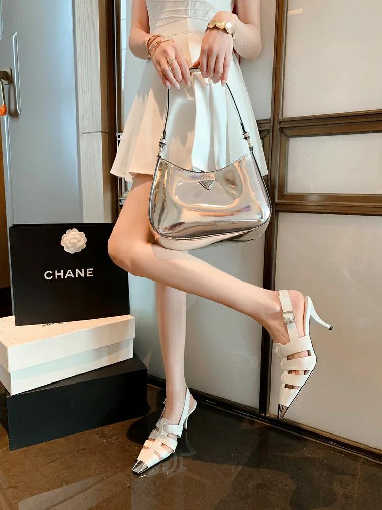 女人要为自己的美而自信,为什么女人那么爱护自己的脚