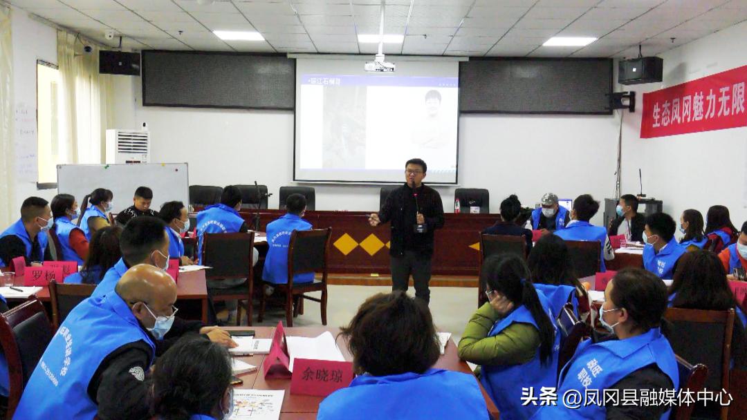 【代表风采】刘一燕：发展电商引货出山建言献策促发展