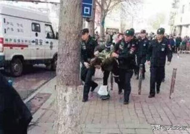 枪杀3名女同事，抢钱后竟开车送主任上班？仅用3天，“内鬼”被抓