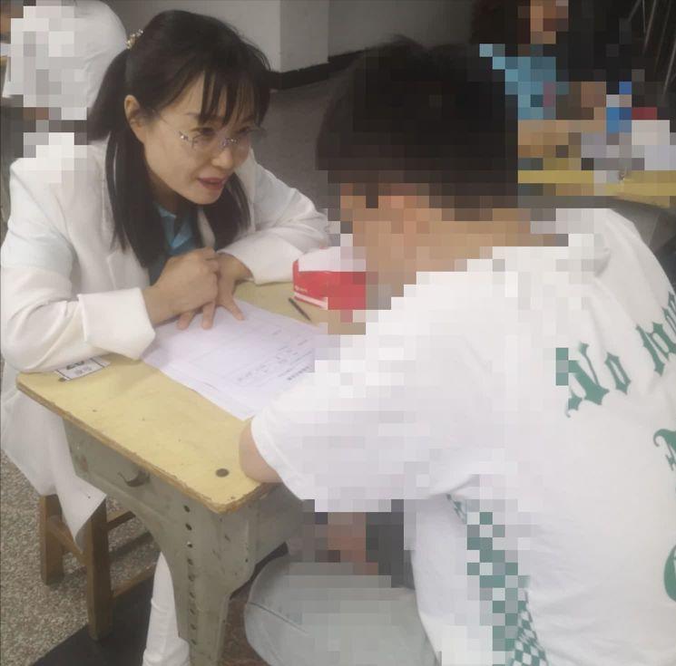 漯河市共青团知心姐姐中高考减压活动走进临颍三高