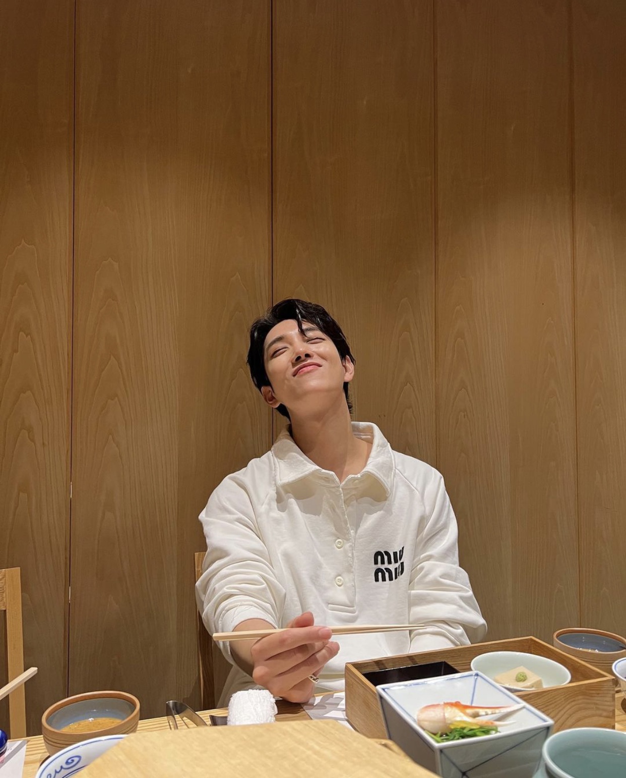 冬天内搭白色好还是黑色好,冬天内搭女2020高级感