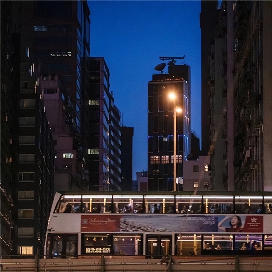 深夜崩溃的丧系文案加配图,丧系伤感朋友圈背景图