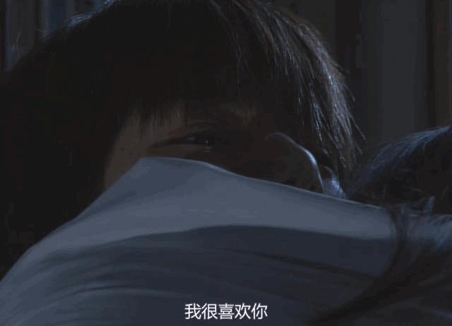 美人新剧尺度拉满，黑屋诱惑加激情肉搏，这么敢拍还是被吊打？