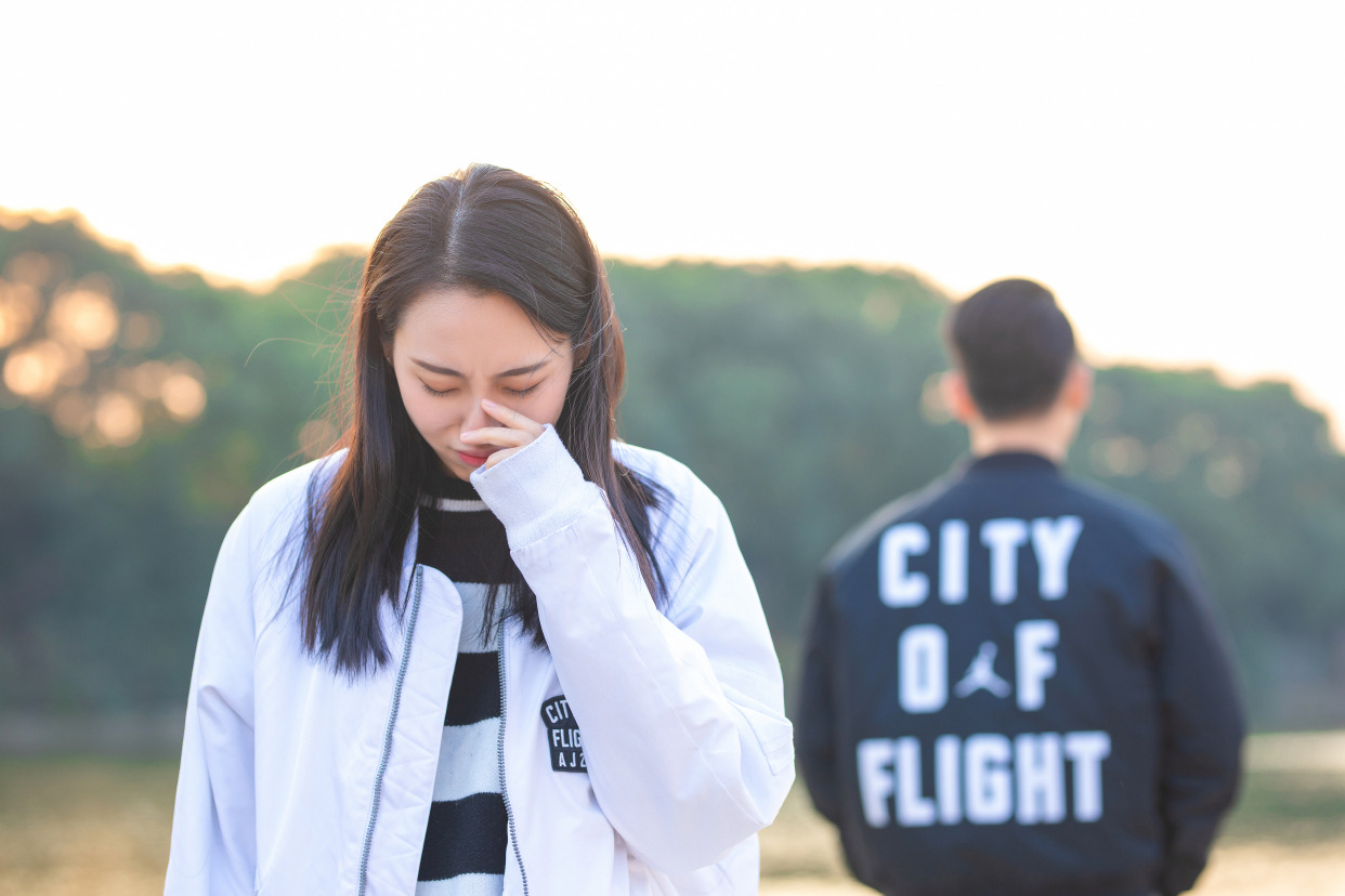 越爱一个人越拒绝,越是爱一个人越是冷漠