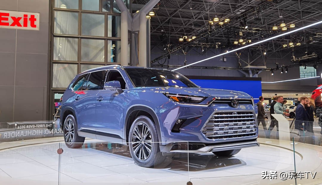 宝马x7和汉兰达三排哪个大,新款大汉兰达长宽高