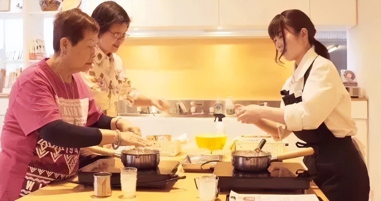 有钱年轻人如何规划养老,有钱有闲的中老年群体