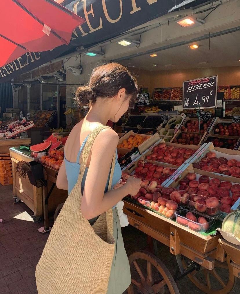 秋天低丸子头怎么扎,低丸子头知性发型