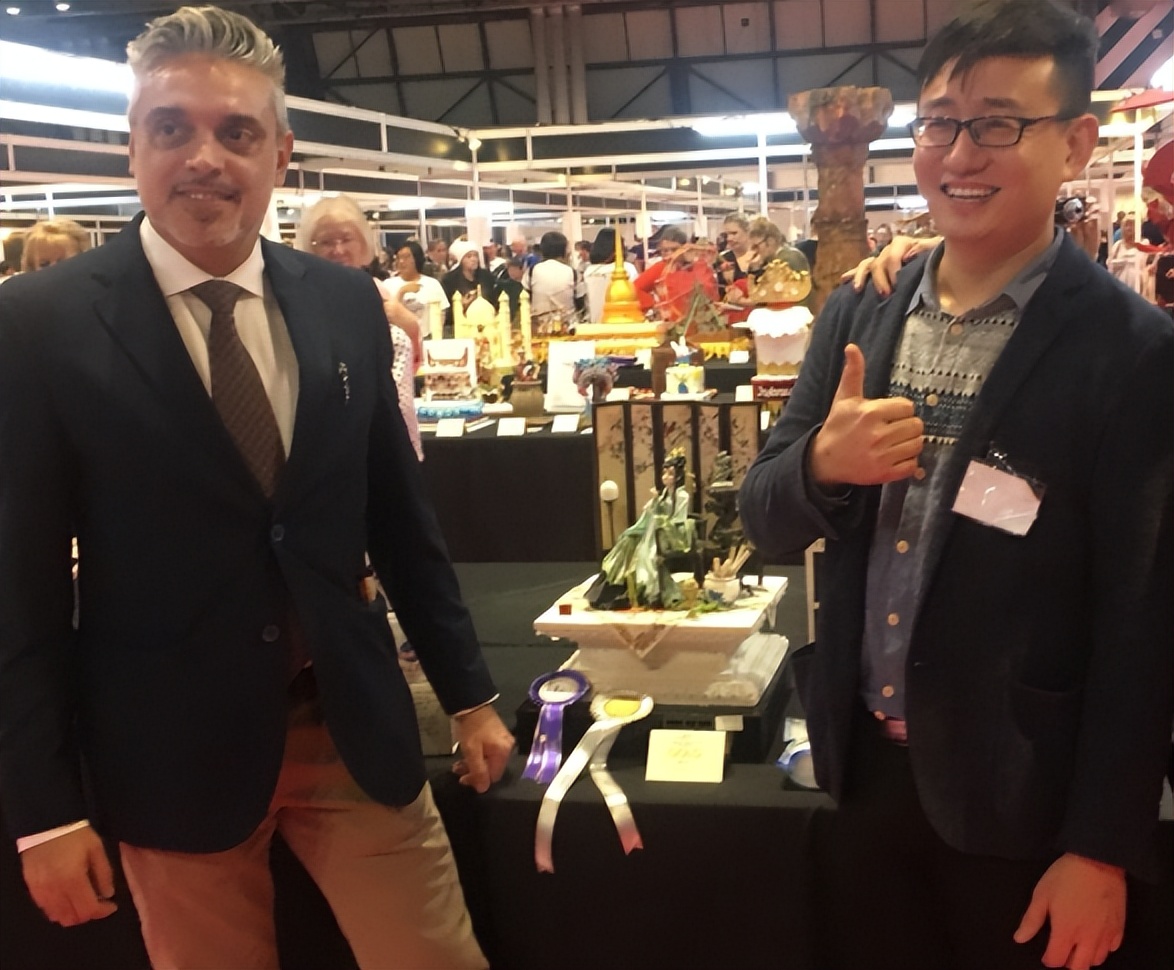 80后小伙勇夺世界冠军,80后小伙做中国风蛋糕获金奖