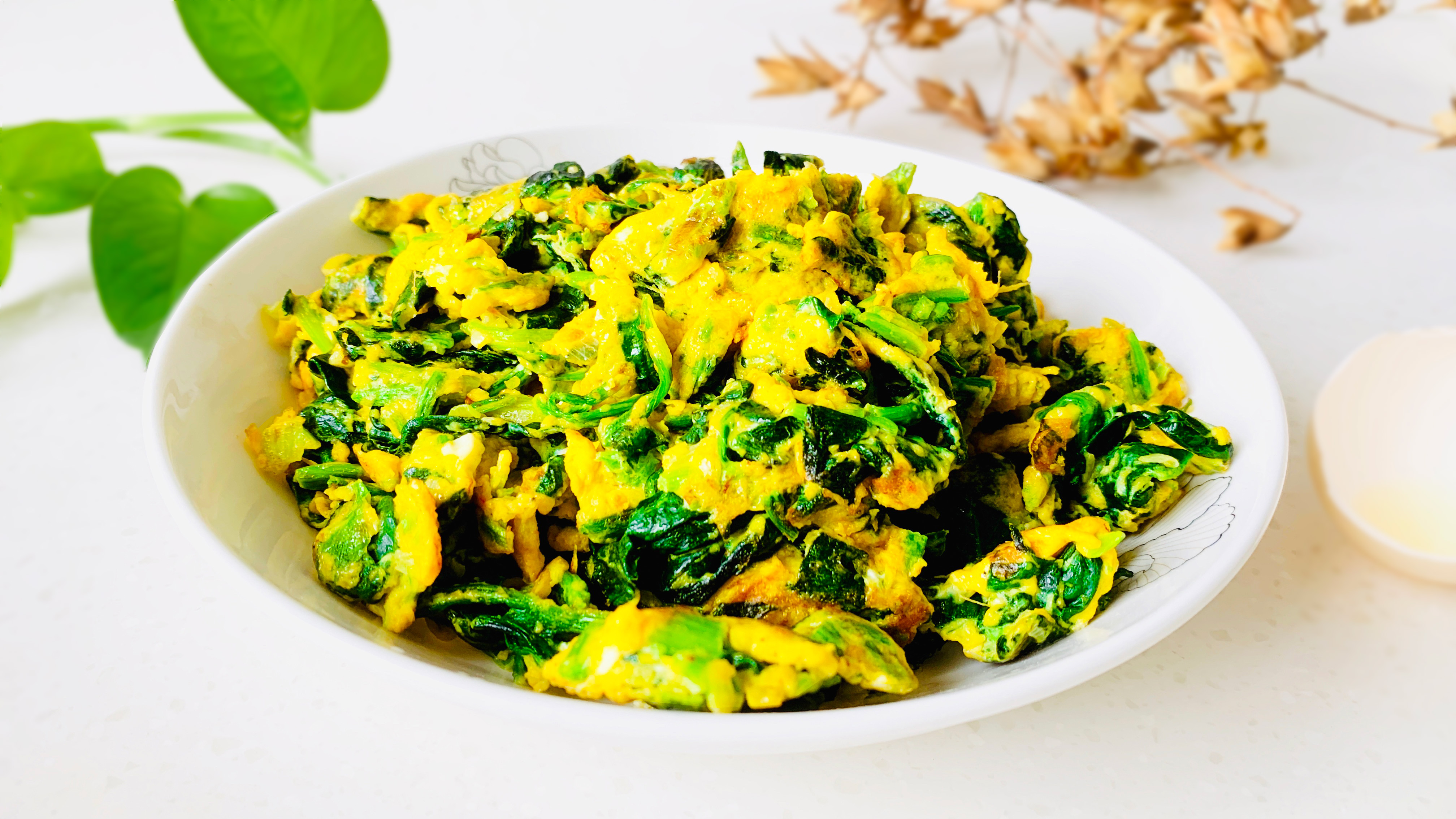 春天多吃这道菜补血安神,补钙补铁补叶酸的蔬菜