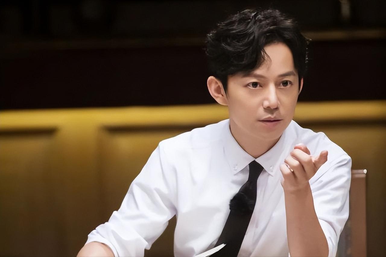 男生发际线秃,男生发际线秃适合剪什么头发