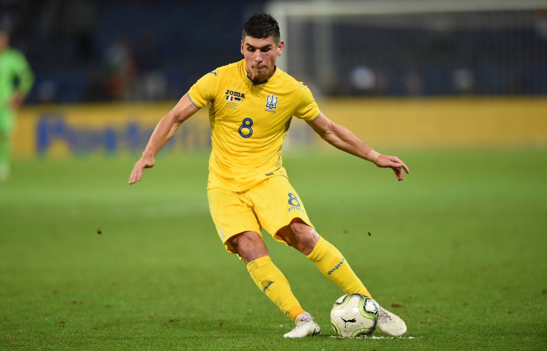 乌克兰球星祈祷,乌克兰足球巨星呼吁和平