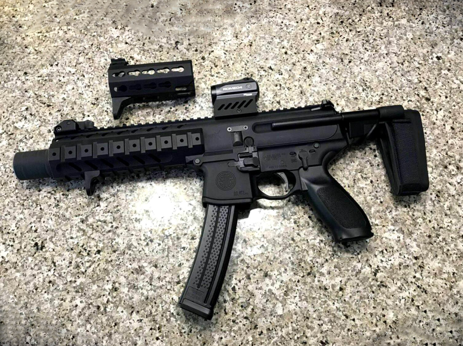 “北极狐”雇佣兵的20种轻*器武**，都是世界最顶尖的枪支