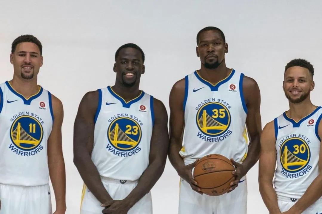 太阳队杜兰特和布克领取球衣,太阳得到杜兰特后的阵容