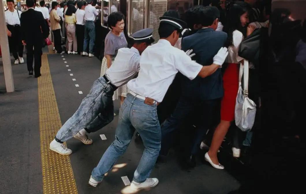 日本开业为什么要带花圈,关于日本的奇葩冷知识