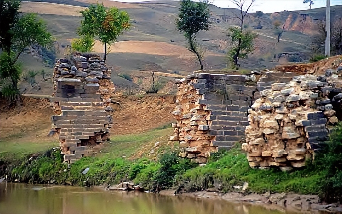 山西右玉长城遗址,万全右卫古城是爬长城的地方吗