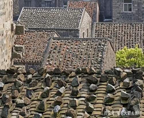 胶东海草房简介,胶东原始的海草房