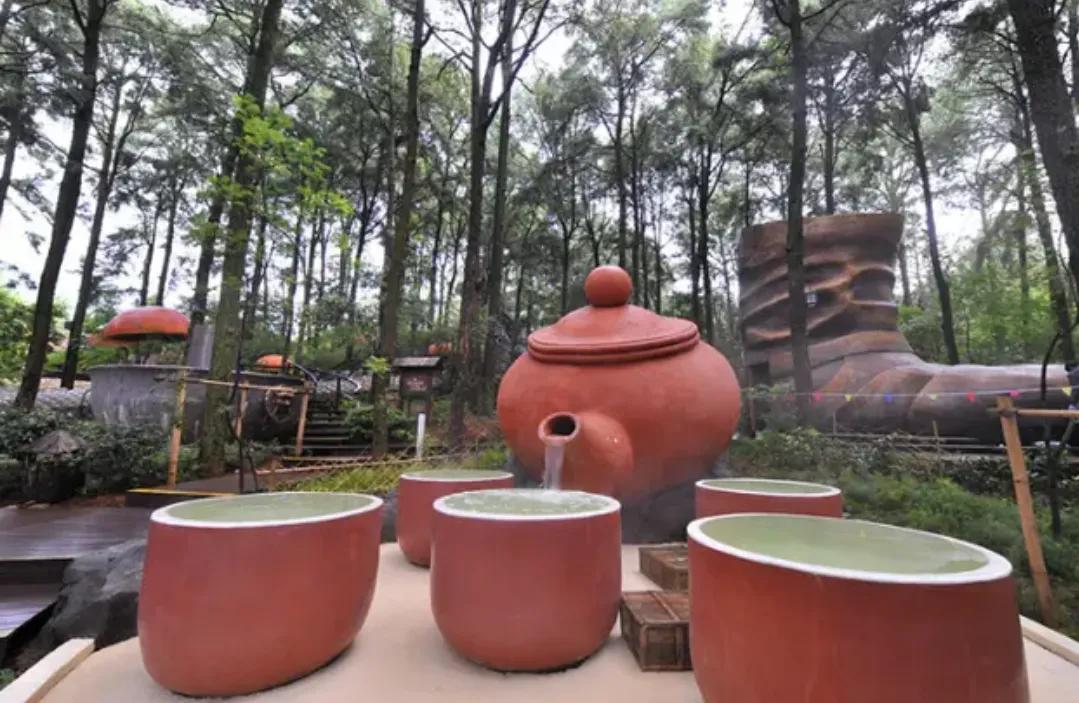 昆明的滇池周边有哪些不错的温泉,昆明温泉酒店吃住一体推荐五华区