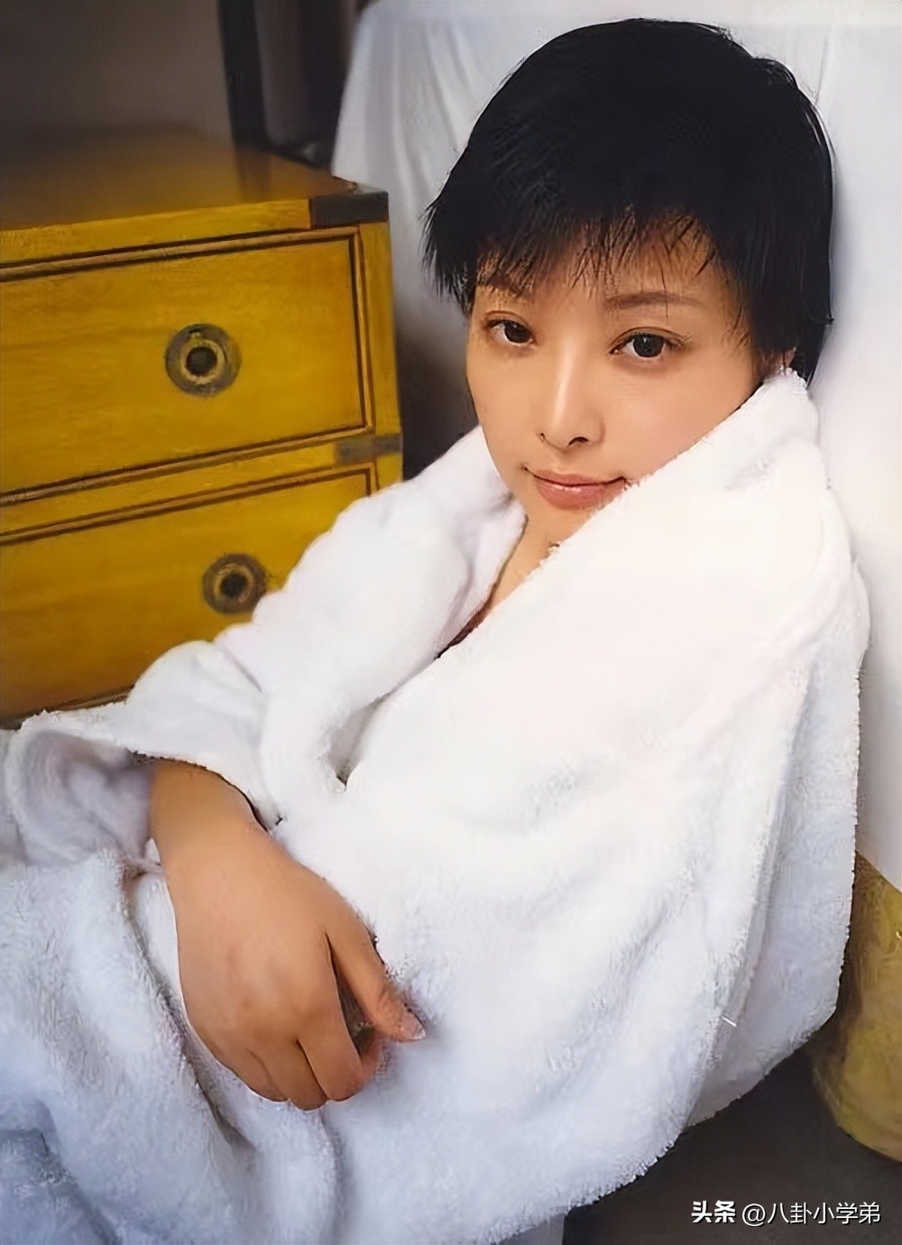 曾经美丽的容颜如今变成了老太太,曾经貌美如花现在变成大妈