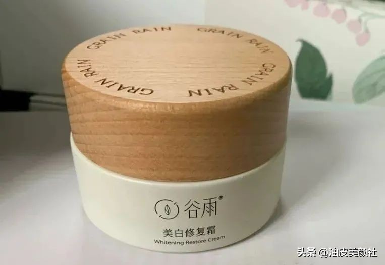 敏感肌泛红起痘怎么修复,红血丝痘印敏感肌怎么修复