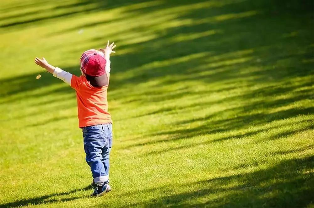外出旅游晒娃怎么发朋友圈,旅游晒娃的朋友圈