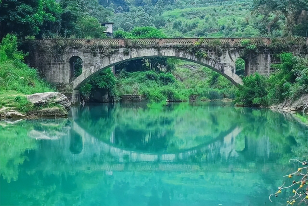 自贡的小九寨在哪里,自贡荣县小九寨风光