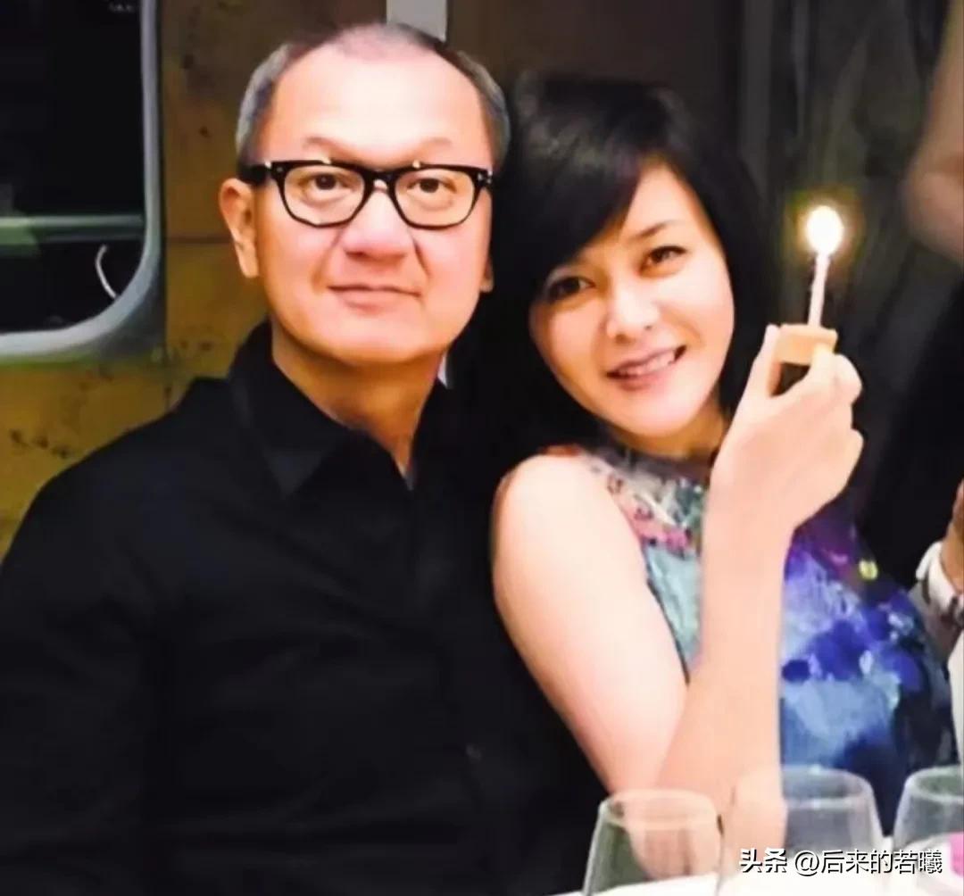 住4.3亿山顶豪宅，关之琳却衰老成这样