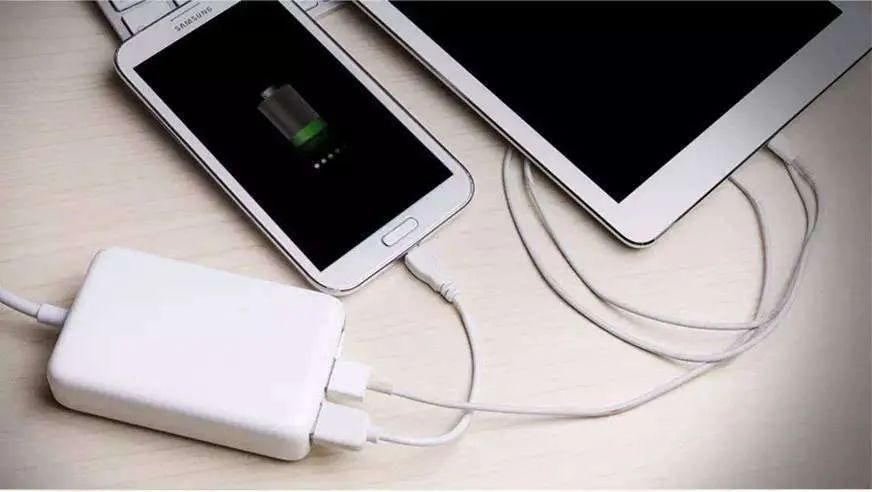 商家让把数据线剪断,客服让把数据线剪断