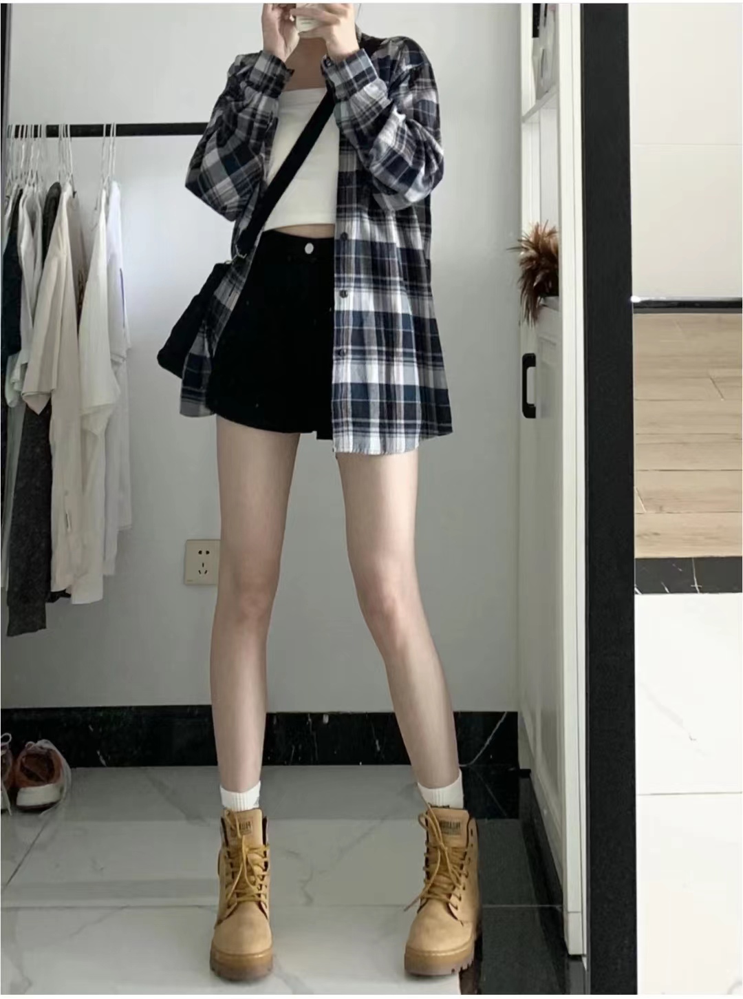 夏天短裤上衣搭配什么鞋子好看,白色短裤配什么上衣和鞋子好