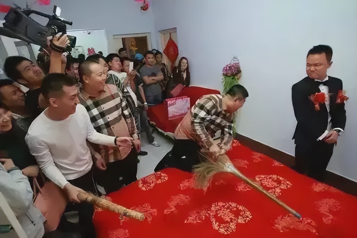 新郎新娘遭遇闹婚,新郎新娘被闹婚