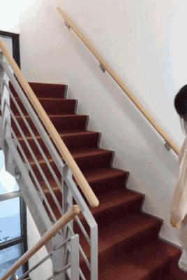 爬楼梯和跑步机哪个效果好,爬楼梯和跑步哪个好