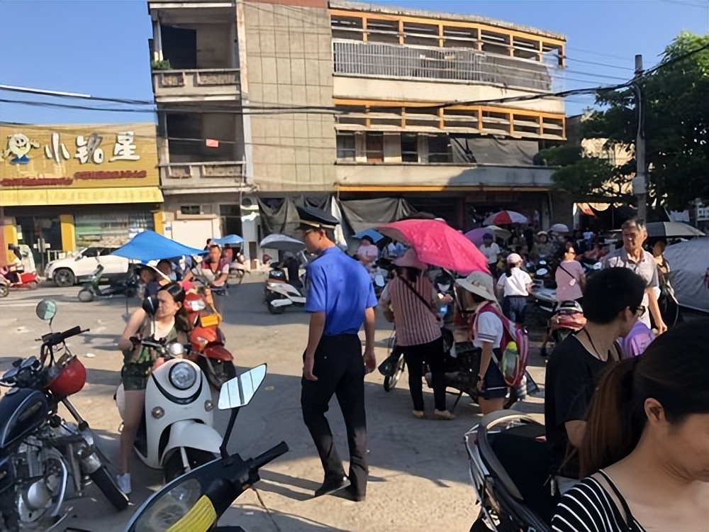 轮椅上的总裁身价3亿娶漂亮老婆,身价过亿总裁坐轮椅