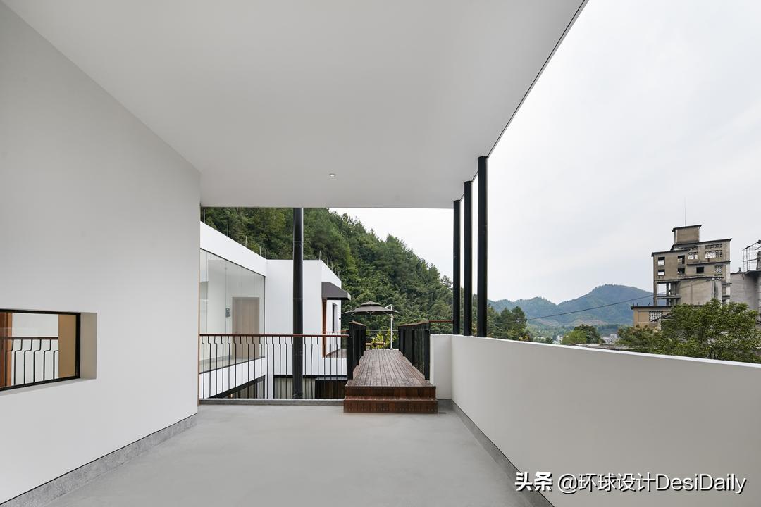 鍙ゆ湪瀛愭湀,鍙ゆ湪瀛愭湀浣滃搧