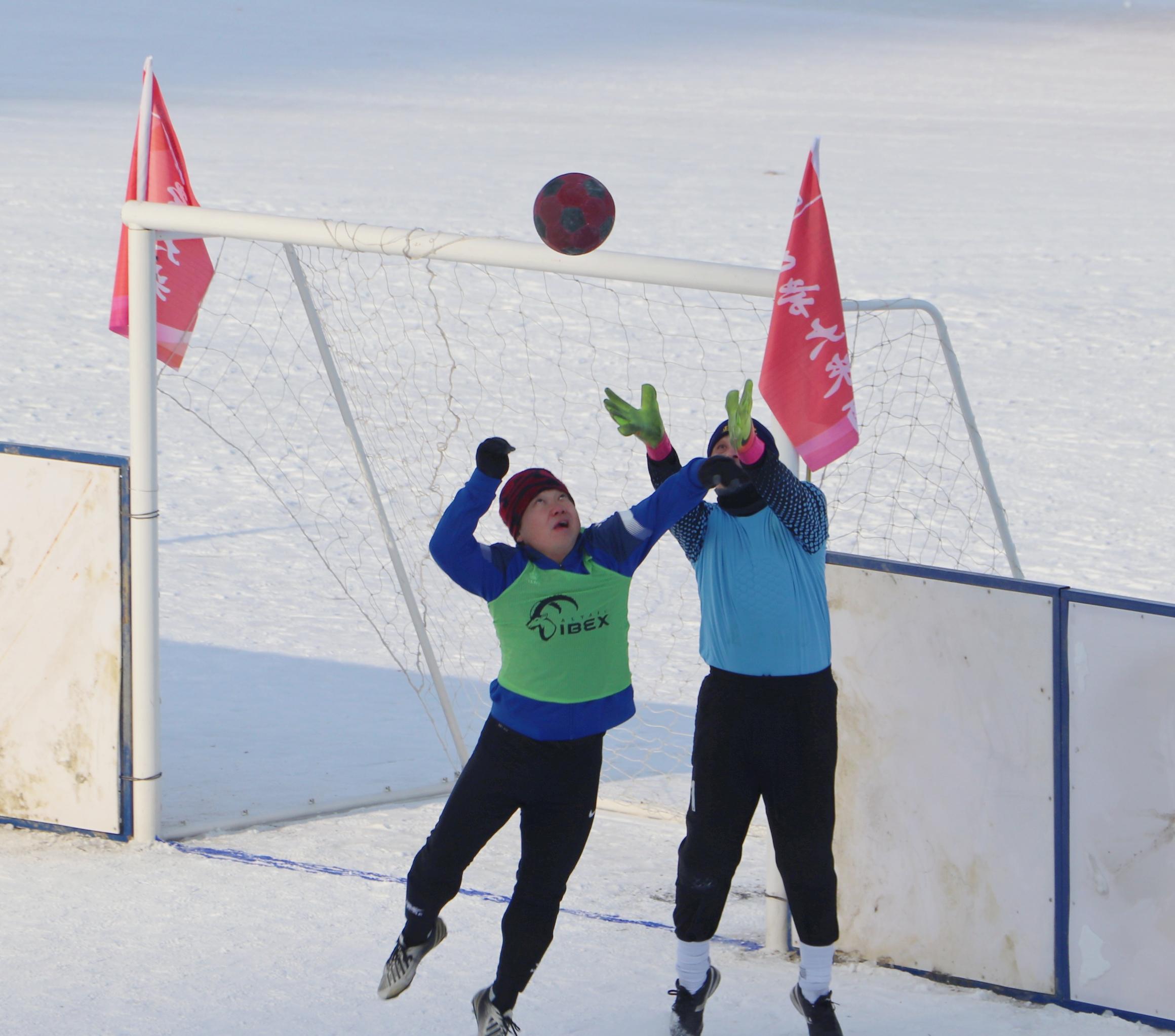 哈尔滨冰雪梦想杯足球,哈尔滨国际雪地足球邀请赛开赛