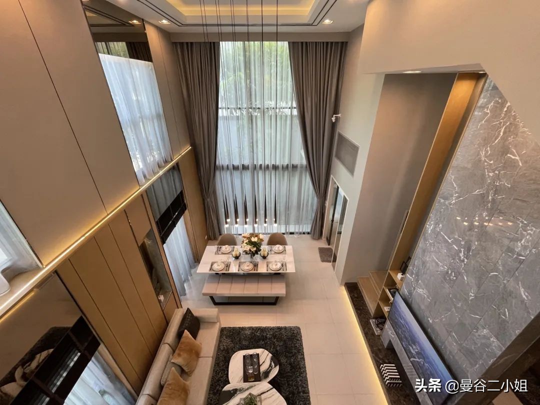 只要100多万的泰国三层别墅，6米挑高玻璃窗，比千万豪宅还大气