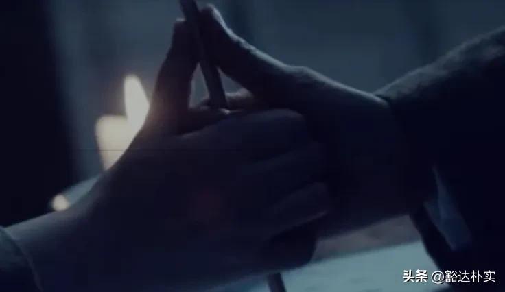 笔仙真的存在吗？某高校一女子就曾因玩笔仙导致精神出现崩溃