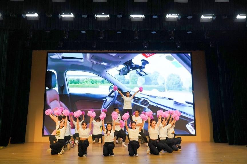 以美育人以艺润心,艺体教师素养大赛