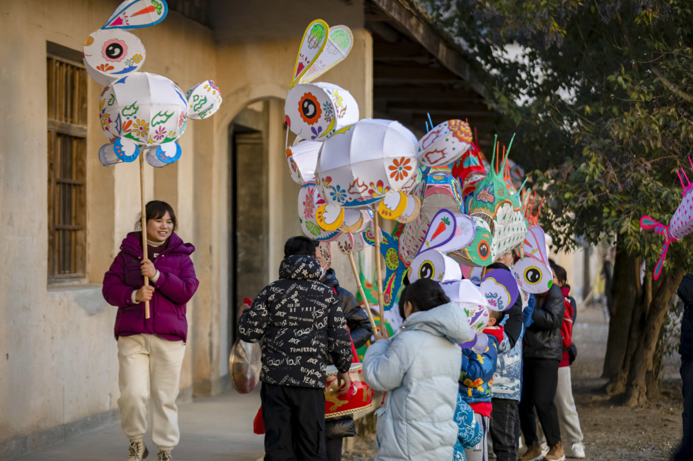在宏村绘制花灯,安徽宏村夜晚花灯