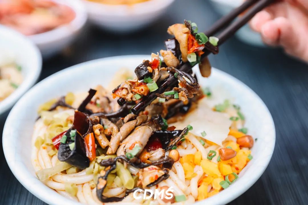 嗦粉成都美食,成都美食嗦粉