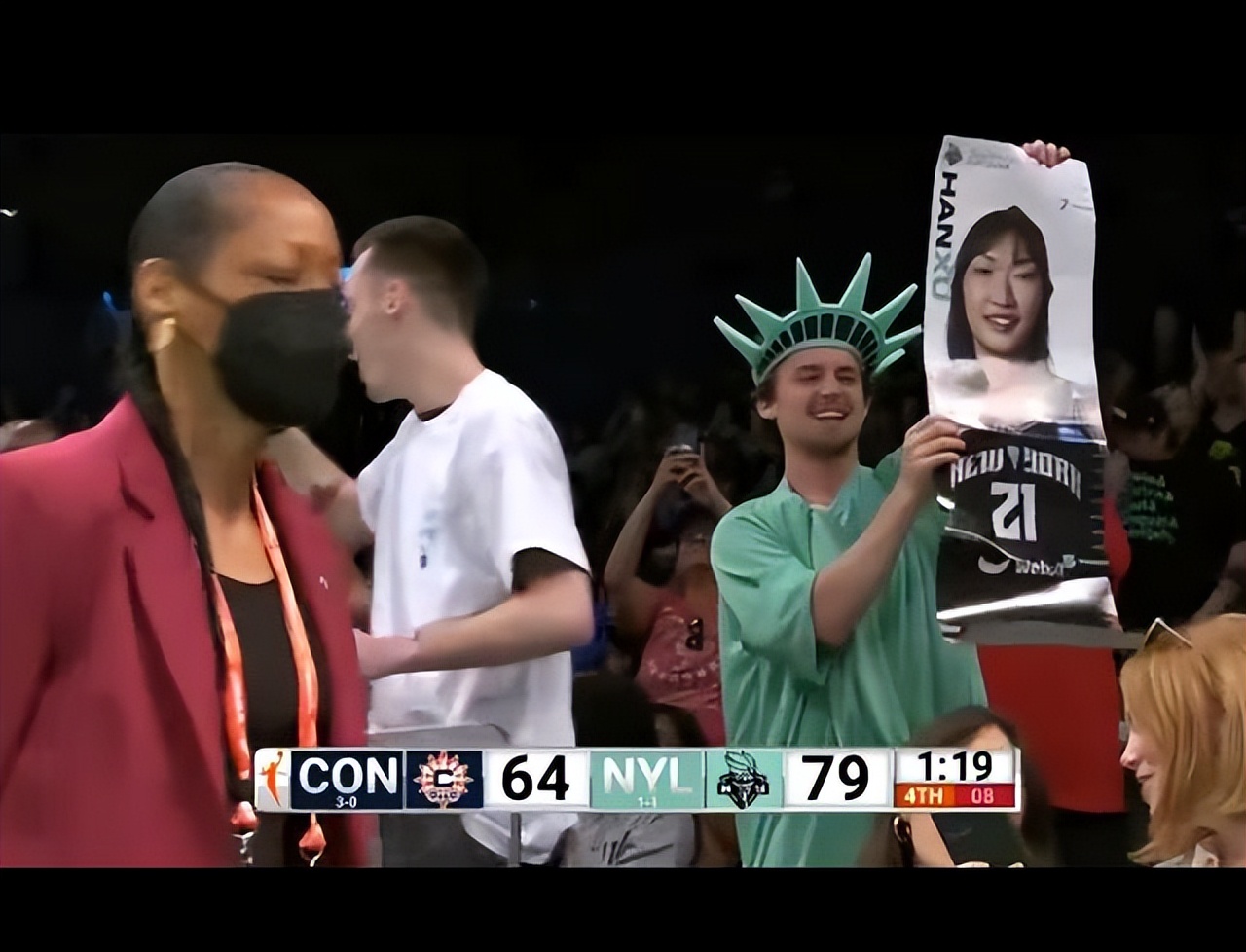 WNBA自由人大胜，韩旭垃圾时间打1分钟，主教练穿小鞋不是主因