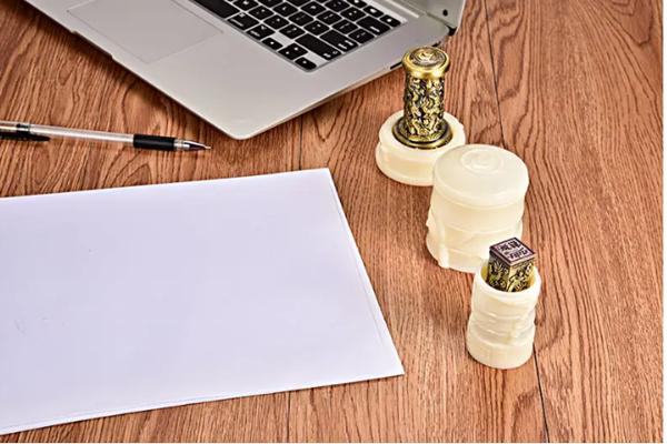 特许经营许可证是行政许可吗,特许经营许可是效力性强制规定么