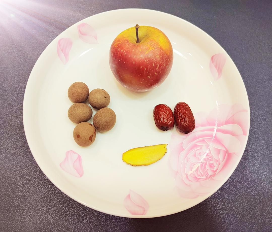 熬夜润肺水果茶,天气寒冷喝点水果茶暖心又养颜