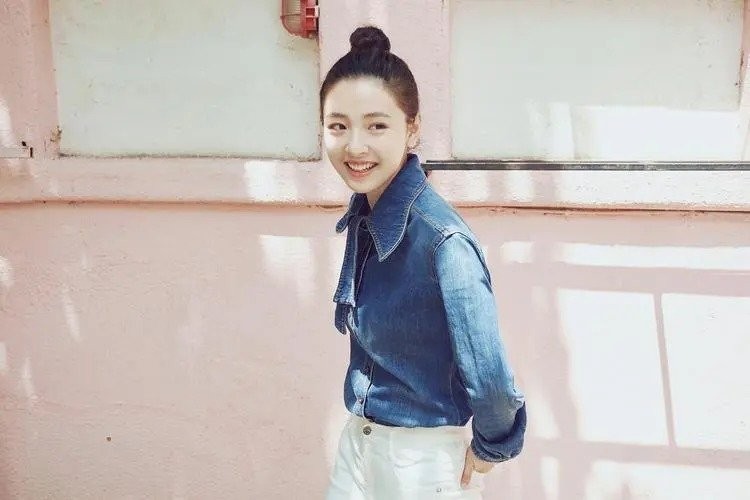 武大校花吴倩照片视频,吴倩不愧是素颜女神