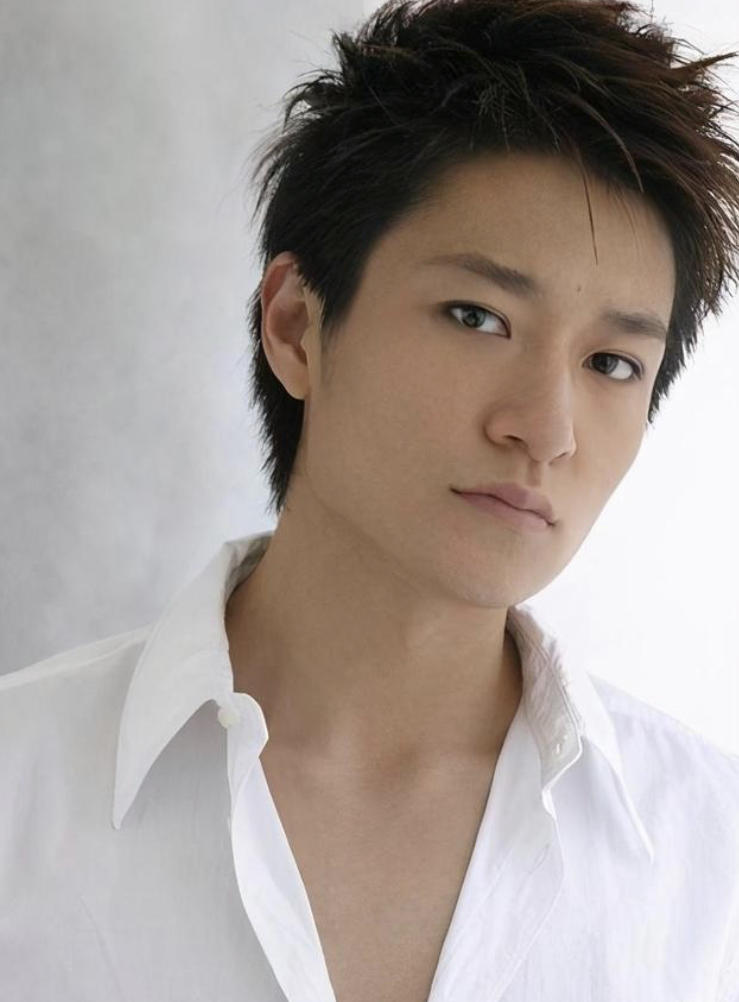 鸡毛穿一身、通天大脑门…国产神话剧的惊人造型,他们全都承包了