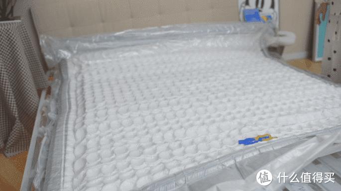 上班族适合睡硬床垫还是软床垫,睡眠不好怎么选择床垫