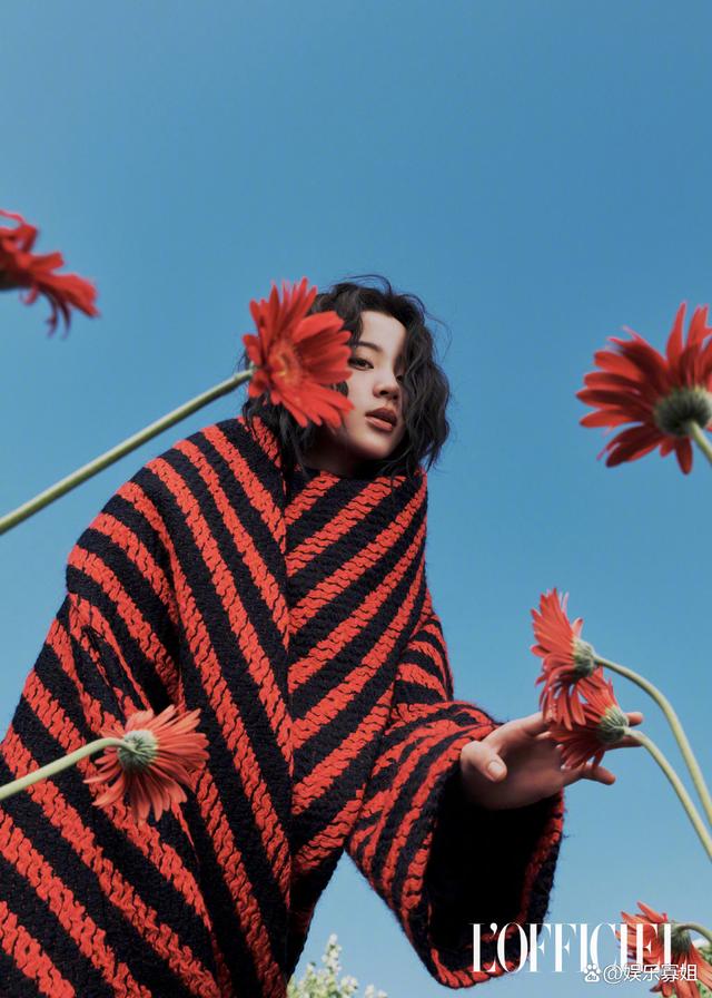 欧阳娜娜穿salomon,欧阳娜娜法式复古风照片